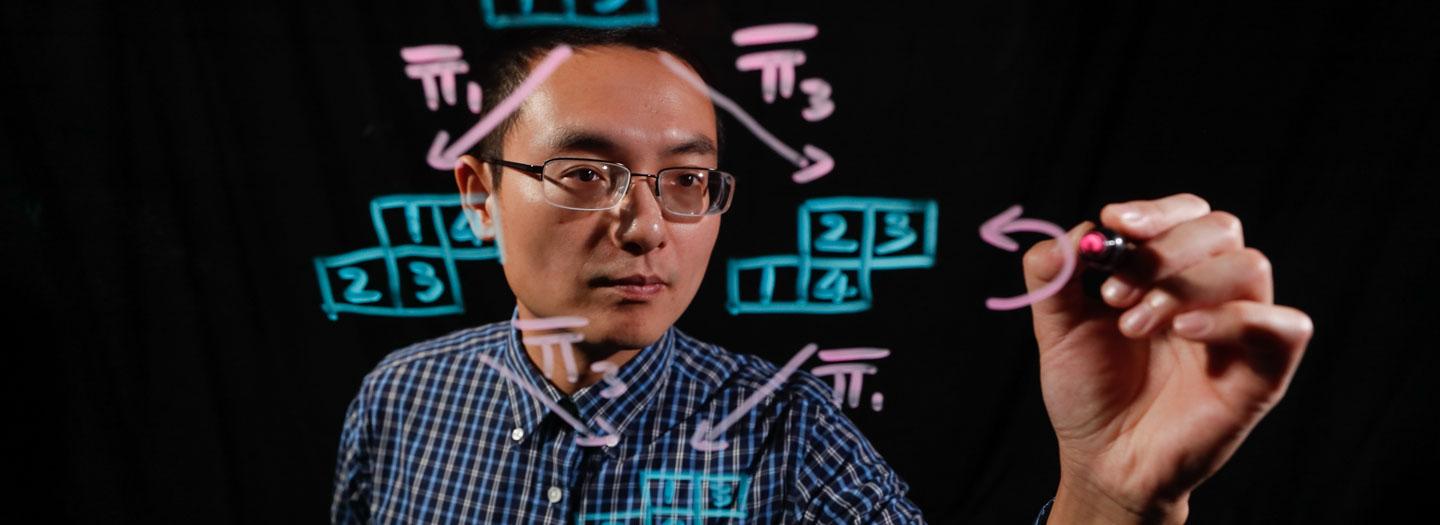 靠谱的在线彩票平台 Mathematics professor Jia Huang
